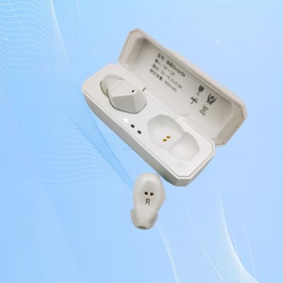 مساعدة السمع القابلة لإعادة الشحن مع قمع الصدى وتعزيز الكلام