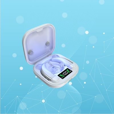 أجهزة السمع الرقمية غير المرئية خلف الأذن مع تعقيم الأشعة فوق البنفسجية وإلغاء الضوضاء
